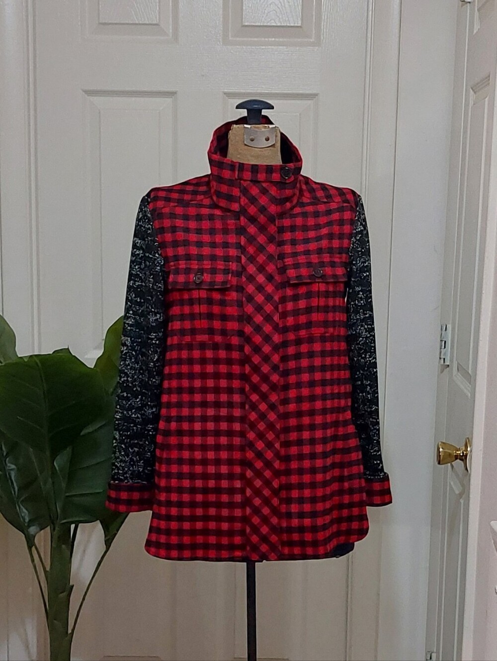 LOGO by Lori Goldstein Red Buffalo Plaid Tunic with Black Knit Sleeves Sozw XS